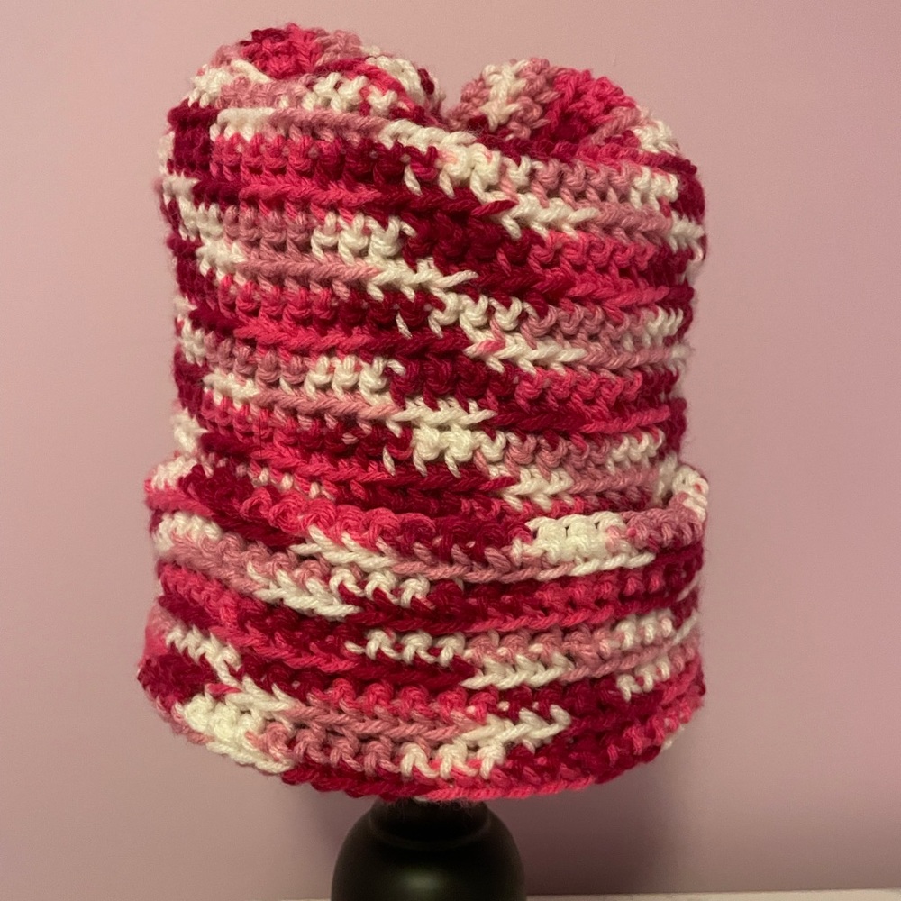 Handmade winter hat - Picture 2 of 2